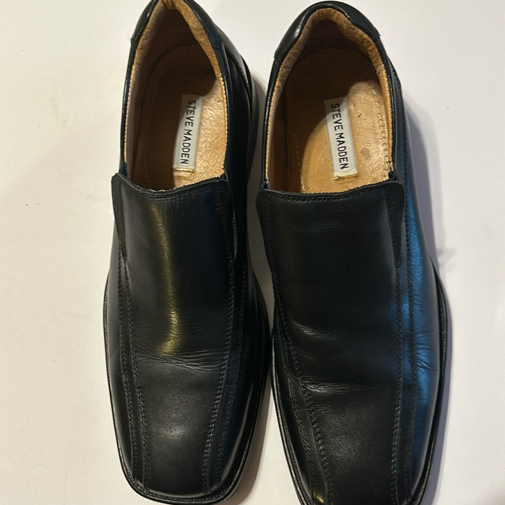 Men’s Steve Madden size 11.5 slip on dress shoes